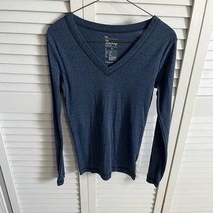 Heathered blue Gap long-sleeved v-neck tshirt. Like new condition. Size Small.